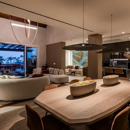 Feriehus Vacation Marbella I The Signature Penthouse, Flat In Estepona, Sea View, Sauna, Communal And Indoor Pool, Gym, Private Heated Jacuzzi, Cutting-edge Amenities, High-end Renovation