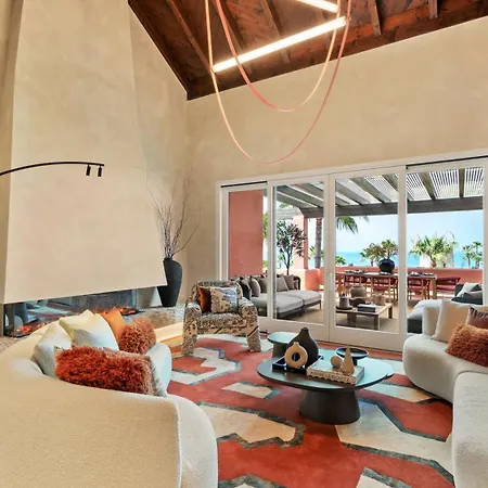 Vacation Marbella I The Signature Penthouse, Sea View, Sauna, Private Heated Jacuzzi, Cutting-edge Amenities Feriehus *