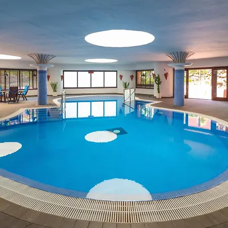Feriehus Vacation Marbella I The Signature Penthouse, Sea View, Sauna, Private Heated Jacuzzi, Cutting-edge Amenities