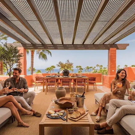 Vacation Marbella I The Signature Penthouse, Flat In Estepona, Sea View, Sauna, Communal And Indoor Pool, Gym, Private Heated Jacuzzi, Cutting-edge Amenities, High-end Renovation *
