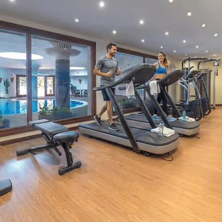 Vacation Marbella I The Signature Penthouse, Flat In Estepona, Sea View, Sauna, Communal And Indoor Pool, Gym, Private Heated Jacuzzi, Cutting-edge Amenities, High-end Renovation *