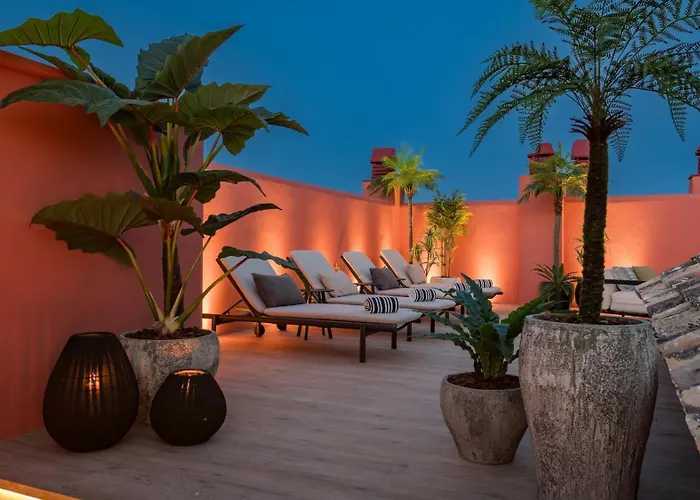 Vacation Marbella I The Signature Penthouse, Sea View, Sauna, Private Heated Jacuzzi, Cutting-edge Amenities Сasa de vacaciones *