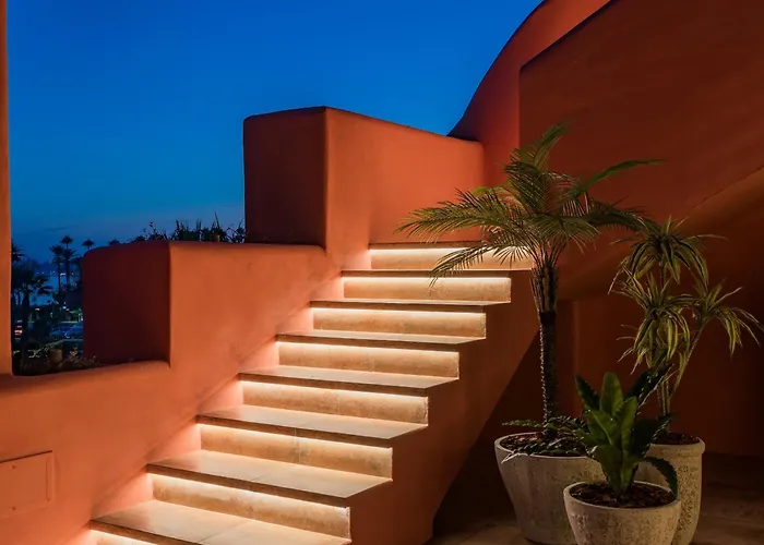 Vacation Marbella I The Signature Penthouse, Sea View, Sauna, Private Heated Jacuzzi, Cutting-edge Amenities Сasa de vacaciones