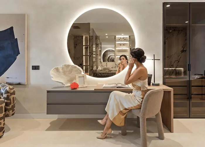 Vacation Marbella I The Signature Penthouse, Sea View, Sauna, Private Heated Jacuzzi, Cutting-edge Amenities Сasa de vacaciones *