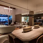 Будинок відпочинку Vacation Marbella I The Signature Penthouse, Flat In Estepona, Sea View, Sauna, Communal And Indoor Pool, Gym, Private Heated Jacuzzi, Cutting-edge Amenities, High-end Renovation