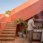Vacation Marbella I The Signature Penthouse, Flat In Estepona, Sea View, Sauna, Communal And Indoor Pool, Gym, Private Heated Jacuzzi, Cutting-edge Amenities, High-end Renovation Будинок відпочинку *