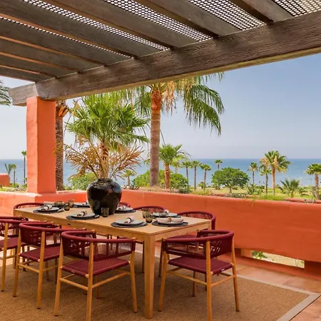 Vacation Marbella I The Signature Penthouse, Sea View, Sauna, Private Heated Jacuzzi, Cutting-edge Amenities Nyaraló Estepona