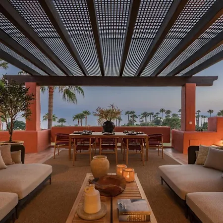 Vacation Marbella I The Signature Penthouse, Sea View, Sauna, Private Heated Jacuzzi, Cutting-edge Amenities Nyaraló Estepona