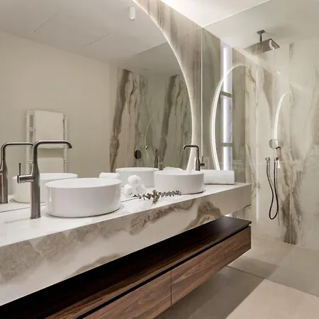 Vacation Marbella I The Signature Penthouse, Flat In Estepona, Sea View, Sauna, Communal And Indoor Pool, Gym, Private Heated Jacuzzi, Cutting-edge Amenities, High-end Renovation