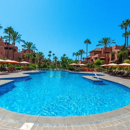 Vacation Marbella I The Signature Penthouse, Sea View, Sauna, Private Heated Jacuzzi, Cutting-edge Amenities