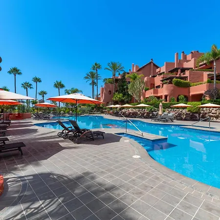 Vacation Marbella I The Signature Penthouse, Sea View, Sauna, Private Heated Jacuzzi, Cutting-edge Amenities *