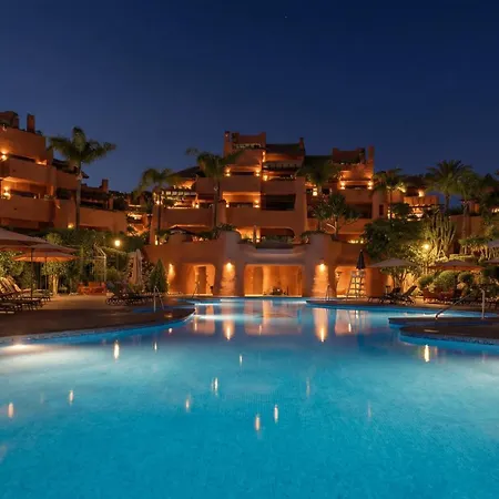 בית נופש Vacation Marbella I The Signature Penthouse, Flat In Estepona, Sea View, Sauna, Communal And Indoor Pool, Gym, Private Heated Jacuzzi, Cutting-edge Amenities, High-end Renovation
