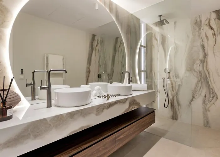 Vacation Marbella I The Signature Penthouse, Sea View, Sauna, Private Heated Jacuzzi, Cutting-edge Amenities