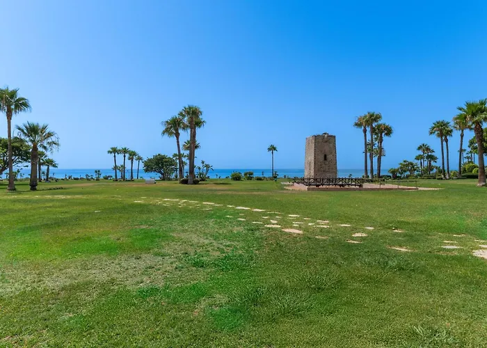 Ferienhaus Vacation Marbella I The Signature Penthouse, Sea View, Sauna, Private Heated Jacuzzi, Cutting-edge Amenities Estepona