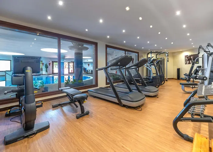 Vacation Marbella I The Signature Penthouse, Sea View, Sauna, Private Heated Jacuzzi, Cutting-edge Amenities *