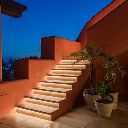 Vacation Marbella I The Signature Penthouse, Flat In Estepona, Sea View, Sauna, Communal And Indoor Pool, Gym, Private Heated Jacuzzi, Cutting-edge Amenities, High-end Renovation Tatil Evi