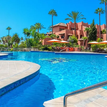 Tatil Evi Vacation Marbella I The Signature Penthouse, Flat In Estepona, Sea View, Sauna, Communal And Indoor Pool, Gym, Private Heated Jacuzzi, Cutting-edge Amenities, High-end Renovation *