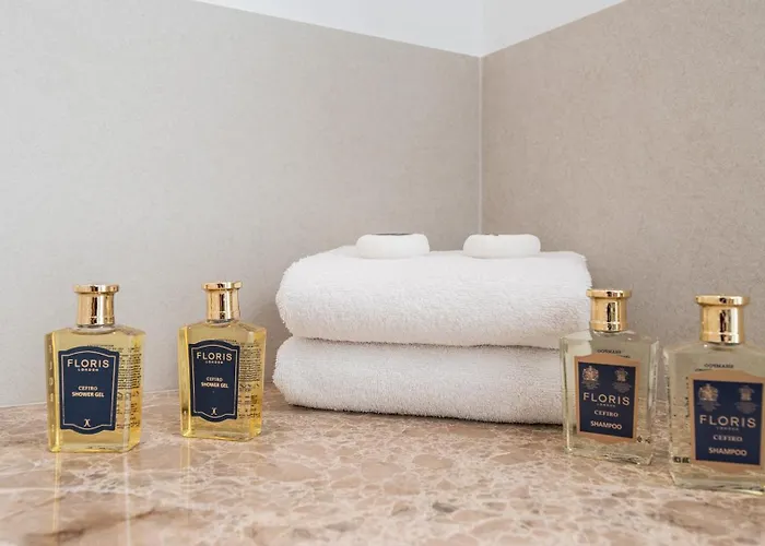 Holiday home Vacation Marbella I The Signature Penthouse, Sea View, Sauna, Private Heated Jacuzzi, Cutting-edge Amenities *